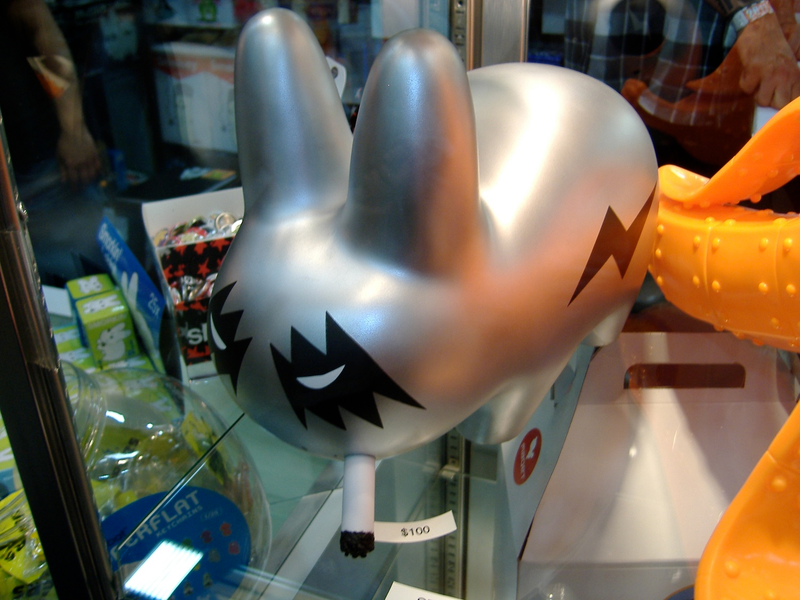 Illustration for article titled The very best finds on the floor at Comic-Con 2011